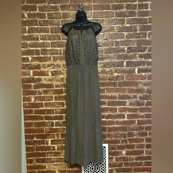 CLOTH & PEOPLE Olive Green Halter Eyelet Lace Bodice. Front Slit Crepe Maxi  MED - Picture 1 of 13